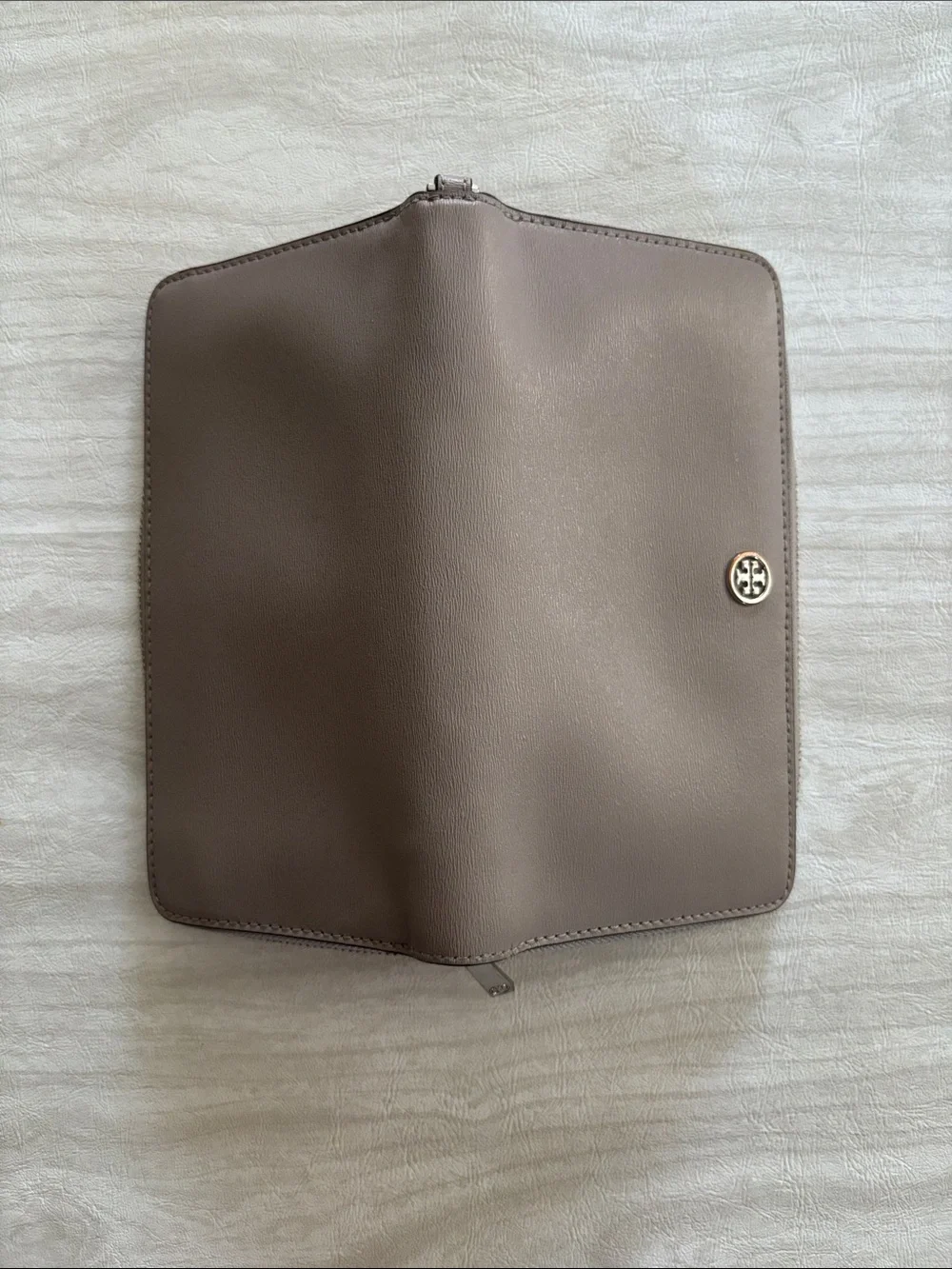 Tory Burch Robinson Leather Zip Around Continental Wallet Taupe